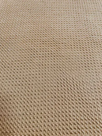 Jacquard-Jersey in Beige mit Zopfstrick-Muster – elastische Meterware mit edler Relief-Optik