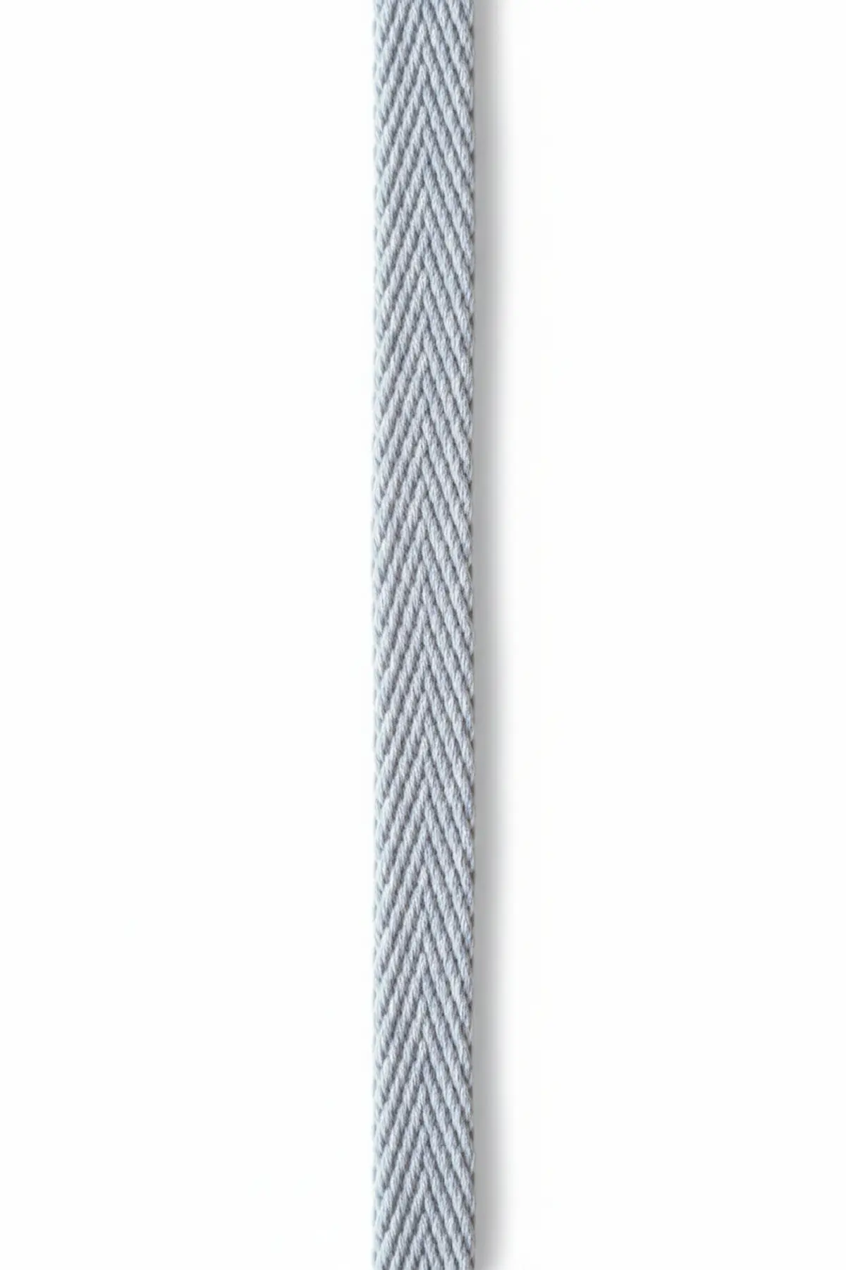 Flache Baumwollkordel in Hellgrau mit 1cm Breite und Fischgrat-Muster als Meterware