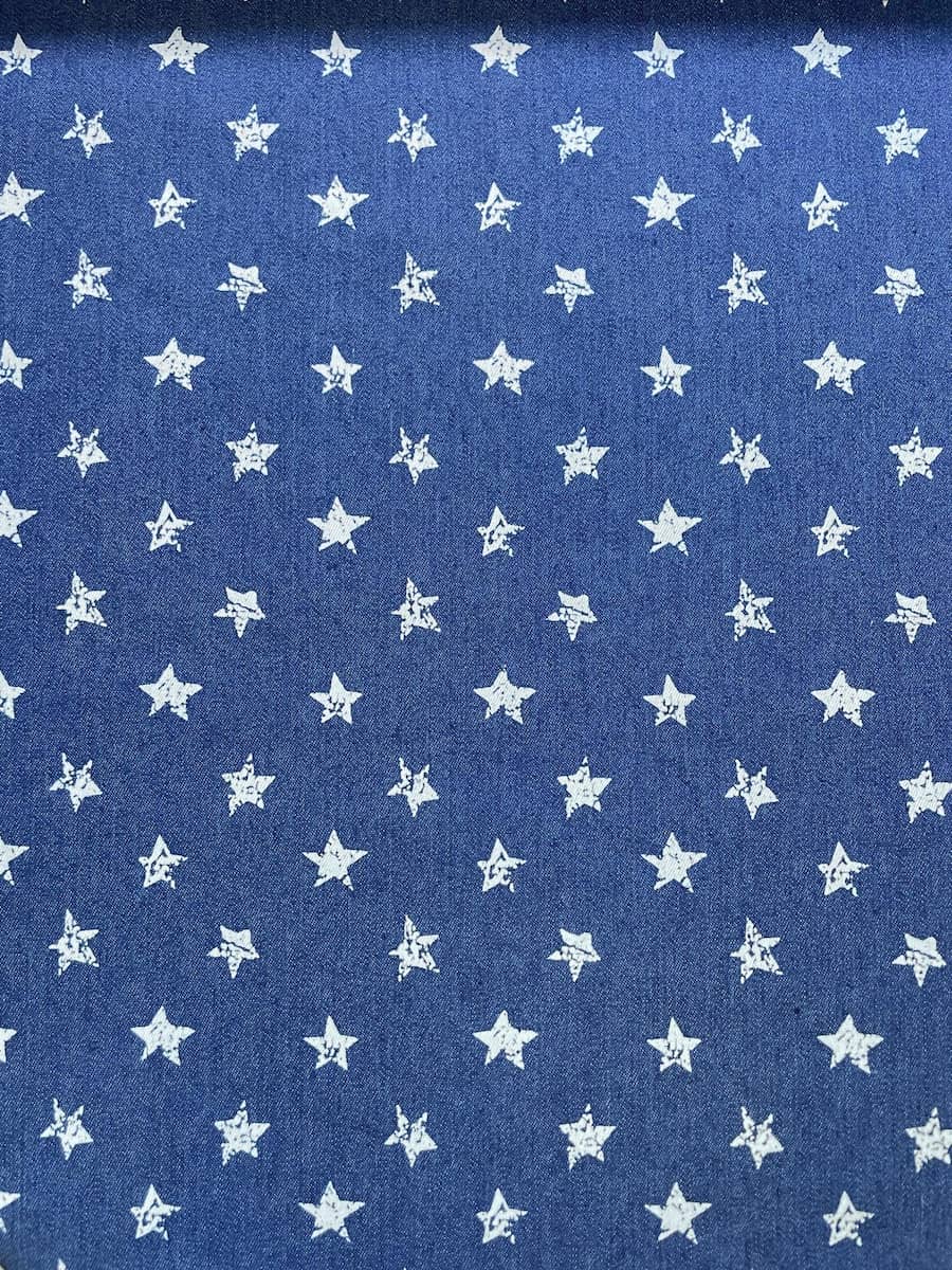 Denim-Traum mit Sternenprint – Elastischer Jeansstoff blau Denim-Traum mit Sternenprint – Elastischer Jeansstoff blau