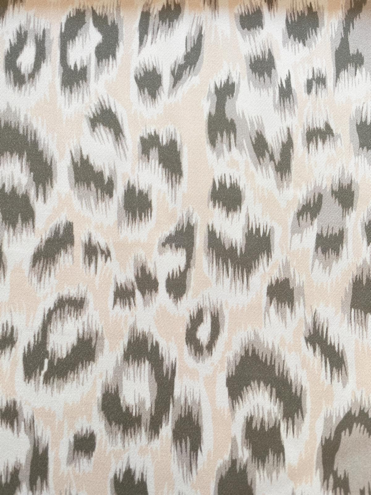 Baumwoll-Twill Stretch – „Ikat/Leo in Salbei & Puder“
