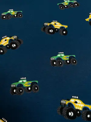 Angerauter Sweat Stoff in Navy Blau mit bunten Monstertrucks, weiche Innenseite, Meterware für Kinderpullover.