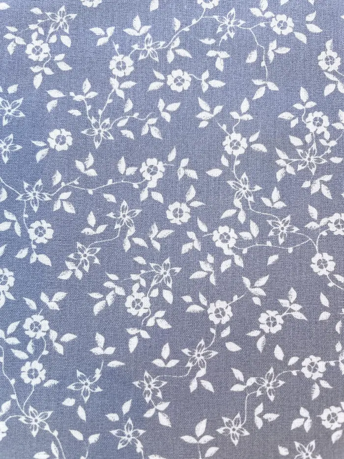 Baumwolle Popeline mit Blumenmuster grau Baumwolle Popeline mit Blumenmuster grau