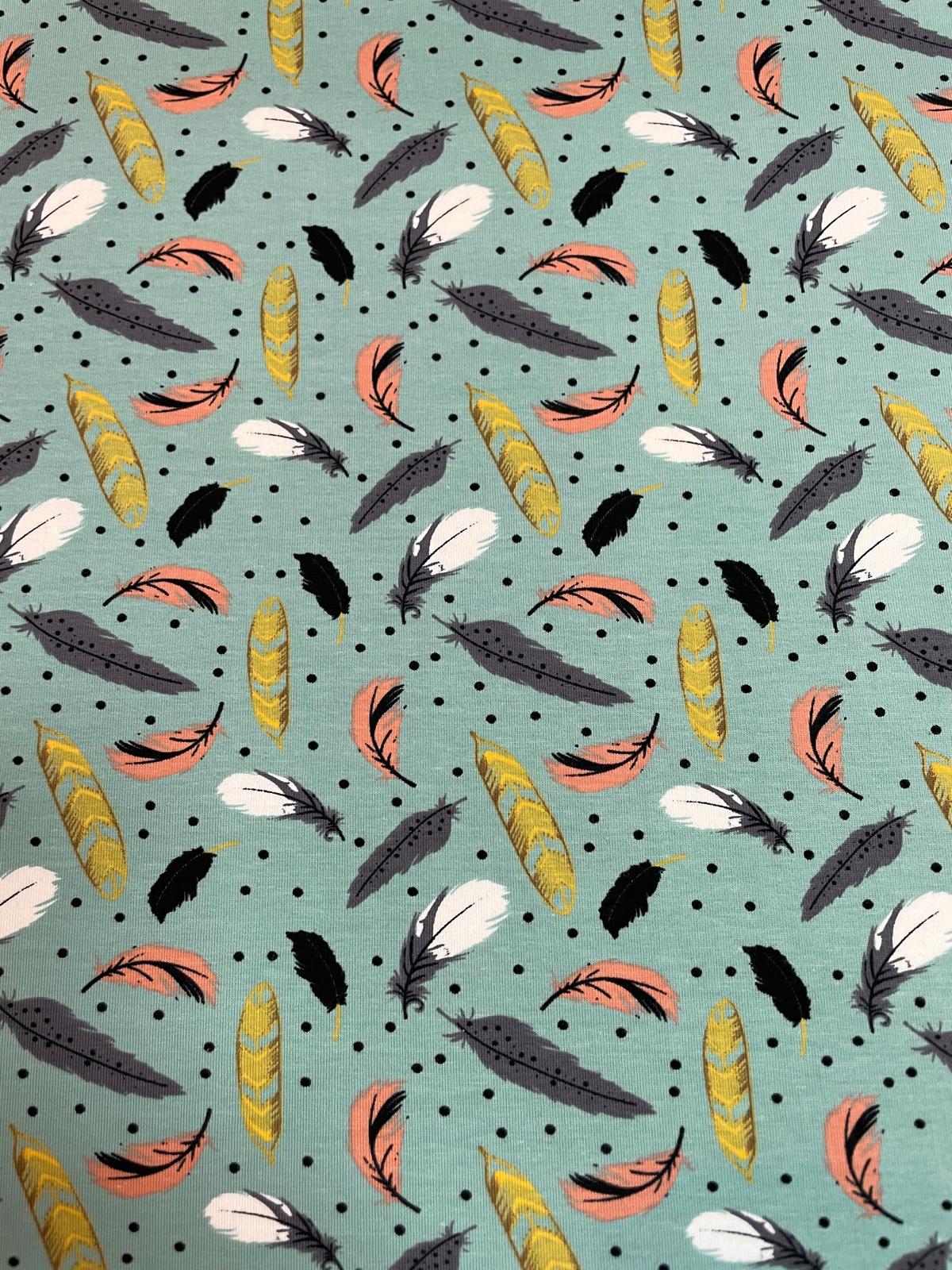 Jersey "Boho Feathers" grün mit Federn