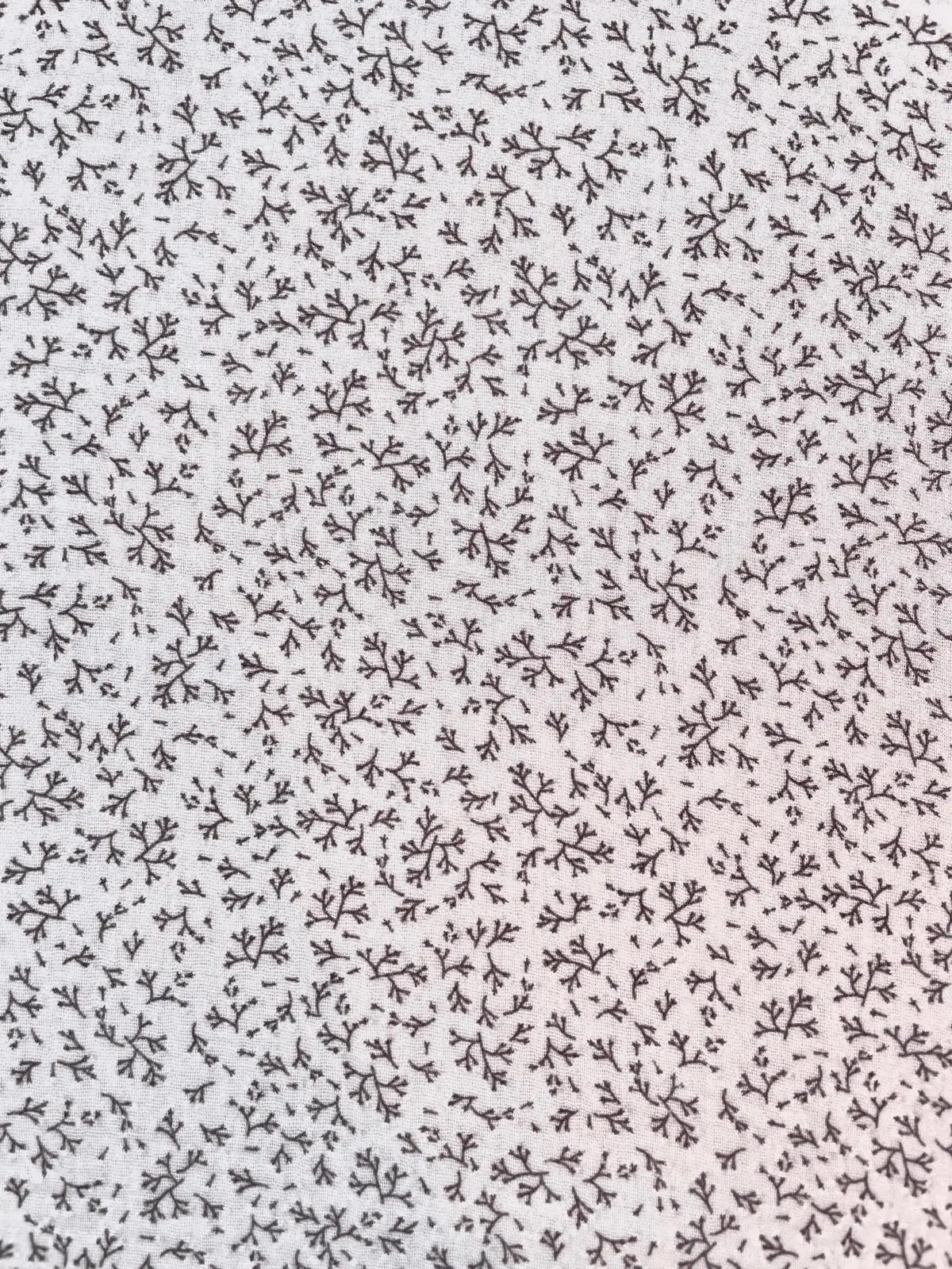 Musselin „Filigrane Zweige“ grau/weiss