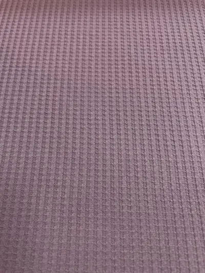Waffeljersey in Mauve – elastischer Stoff mit 3D-Waffelstruktur für Babykleidung und Handtücher