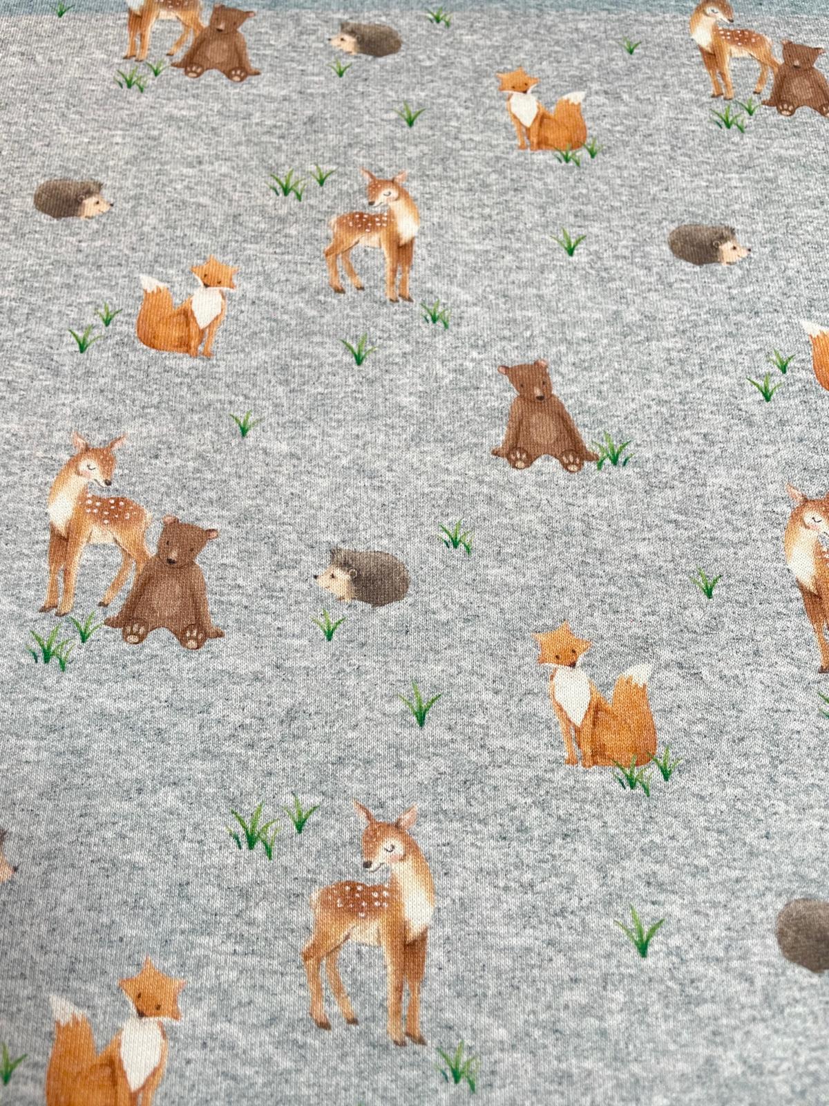 Alpenfleece "Waldtiere auf Melange" grau