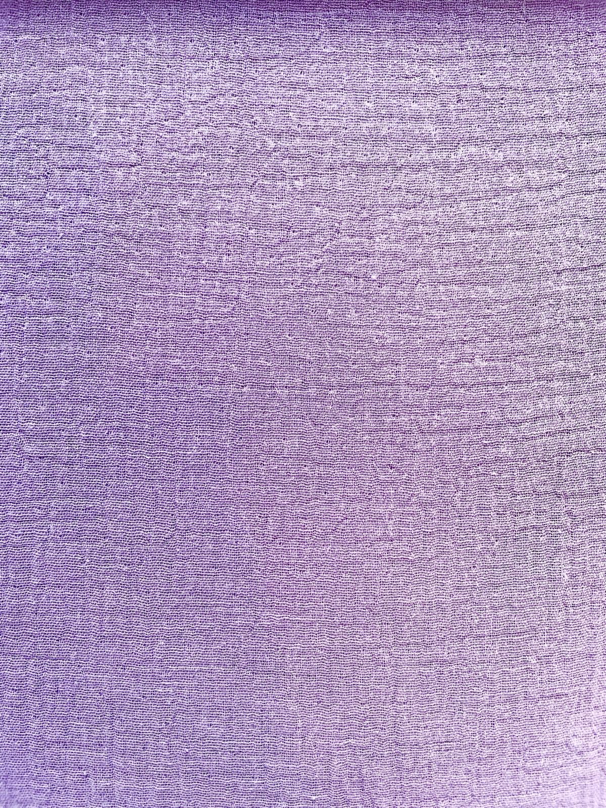 Weicher Musselin in Lila/Flieder, ideal für luftige Babykleidung, Tücher und Sommeroutfits – 135g/m² Qualität.
