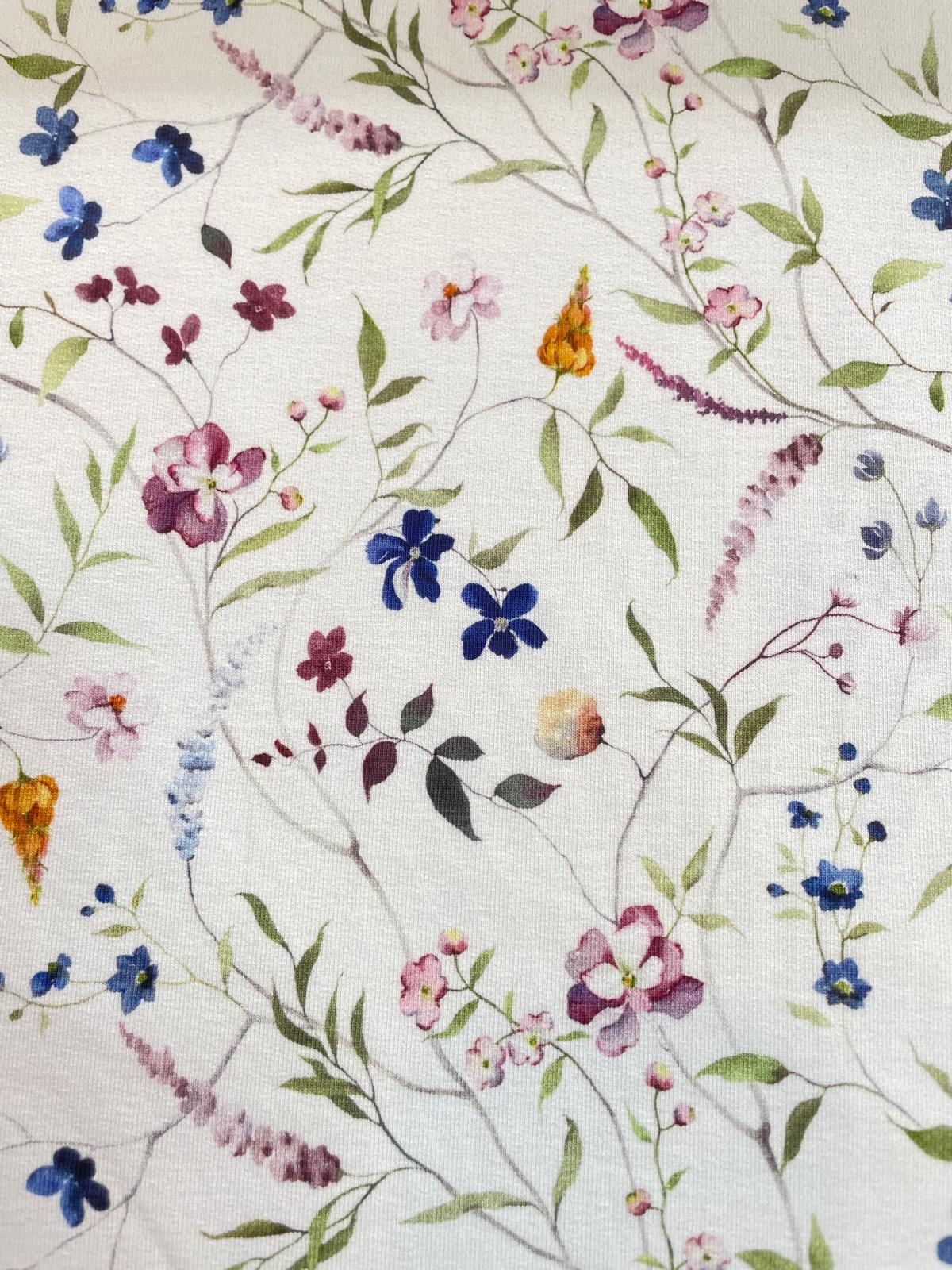French Terry cremeweiss floral mit Blumenmuster