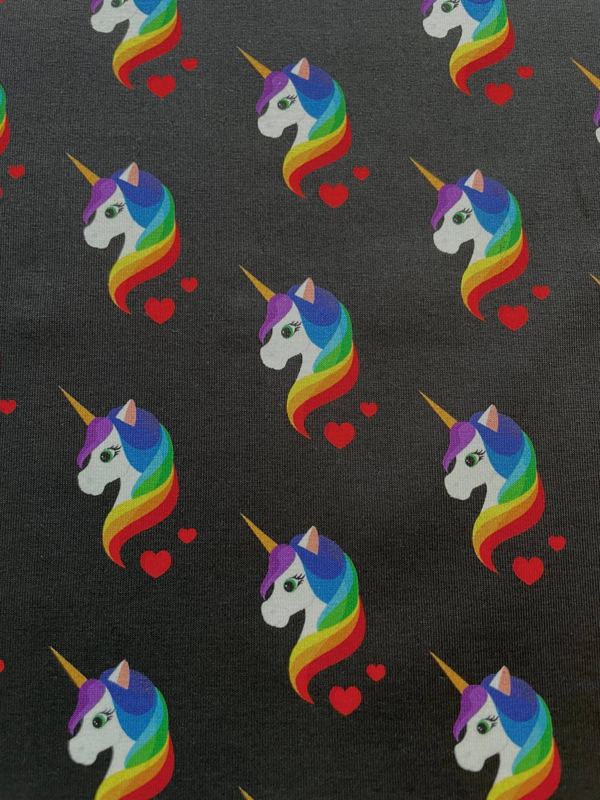 Baumwoll-Jersey "Regenbogen-Einhorn" mit Einhörnern schwarz Baumwoll-Jersey "Regenbogen-Einhorn" mit Einhörnern schwarz