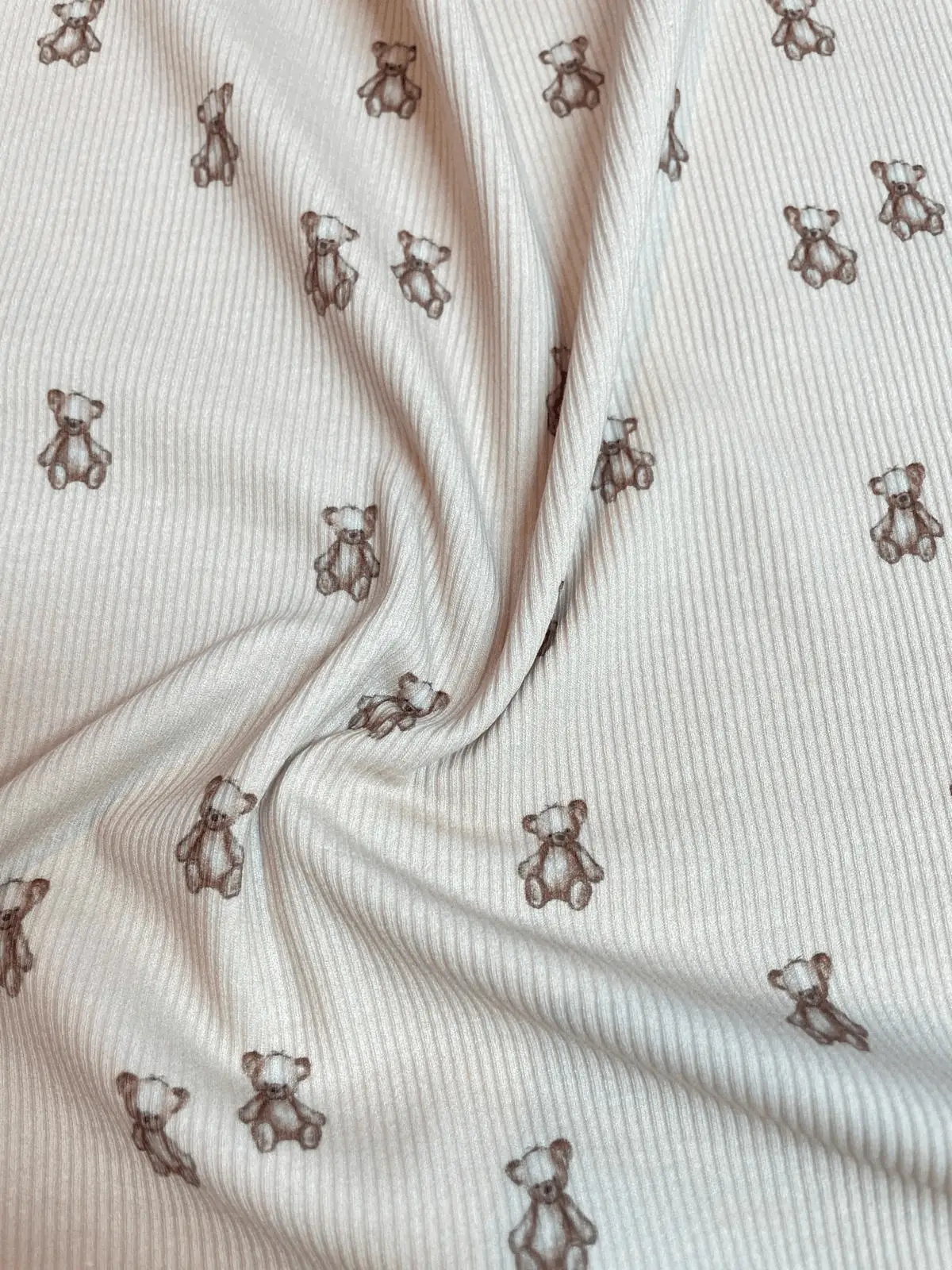 Rippstrick Jersey mit kleinen Bären beige/braun Rippstrick Jersey mit kleinen Bären beige/braun