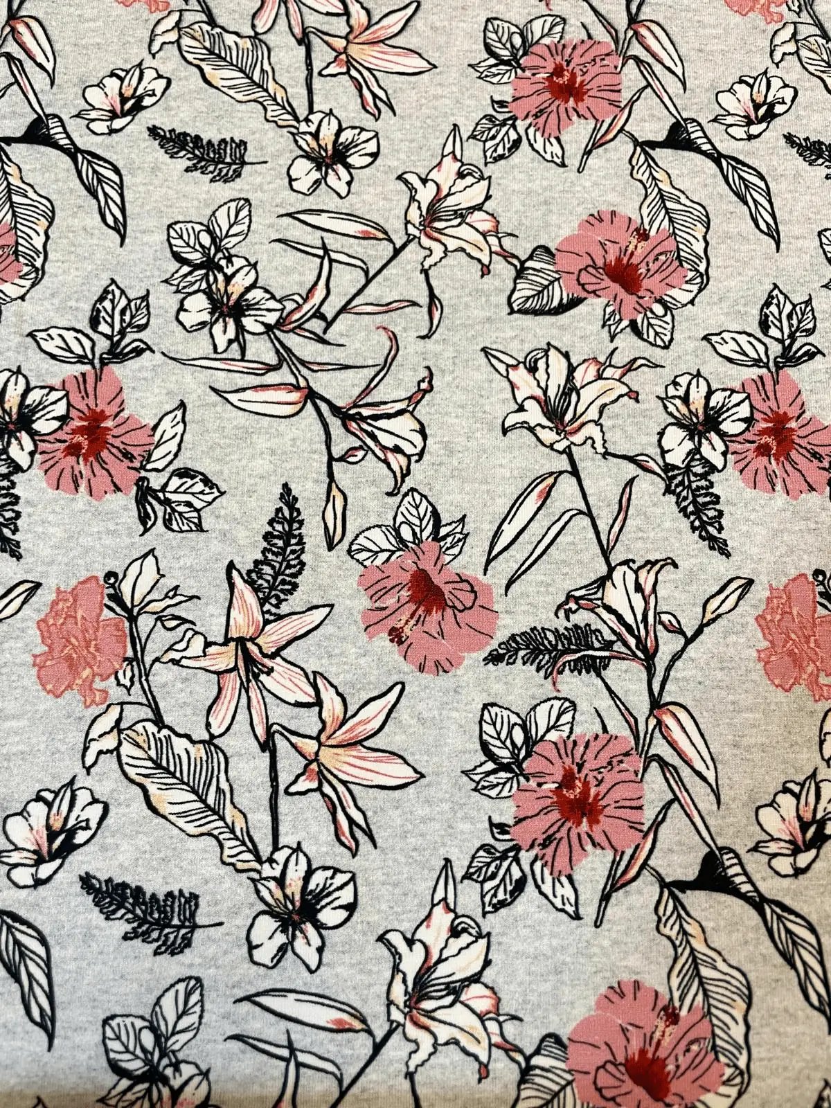 Baumwolljersey " Tropical Dreams" mit Blumen grau/altrosa Baumwolljersey " Tropical Dreams" mit Blumen grau/altrosa