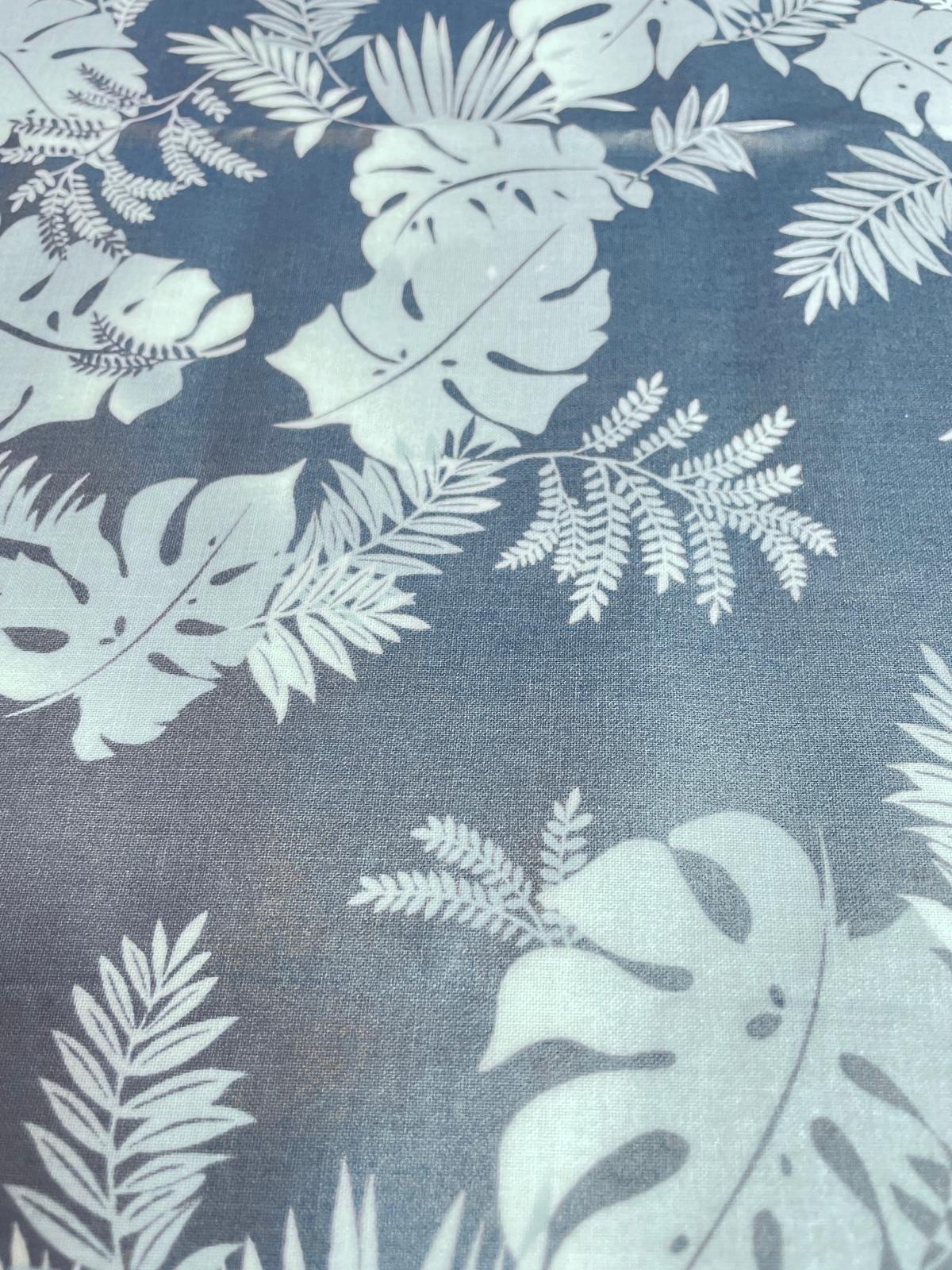 Beschichtete Baumwolle "Jungle Elegance" blaugrau mit Blättern
