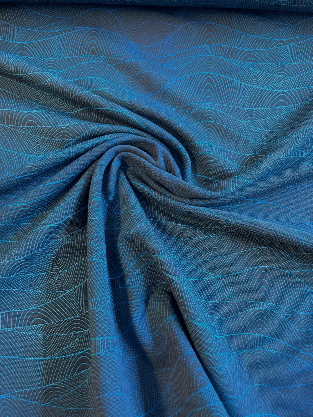 Drapierten French Terry Sommersweat als Meterware in Blau und Türkis mit feinem Wellen-Muster