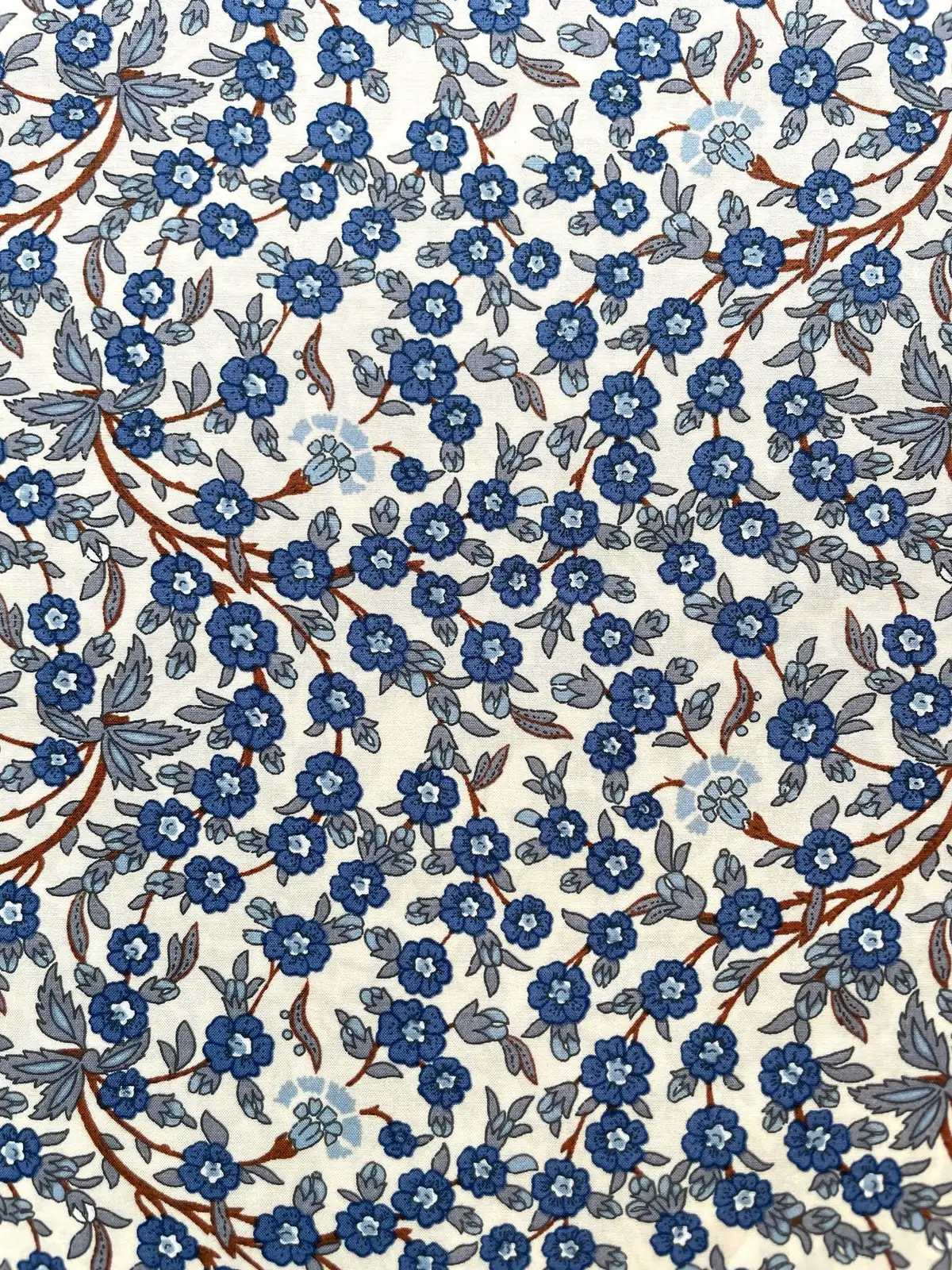 Blaues Blütenmeer – Klassische Baumwoll-Popeline