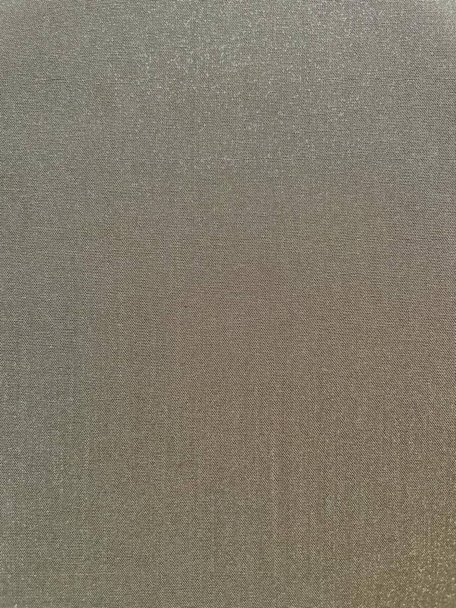 Glanz-Viskose „Taupe Shimmer“ – Edle Webware mit dezentem Glitzereffekt Glanz-Viskose „Taupe Shimmer“ – Edle Webware mit dezentem Glitzereffekt