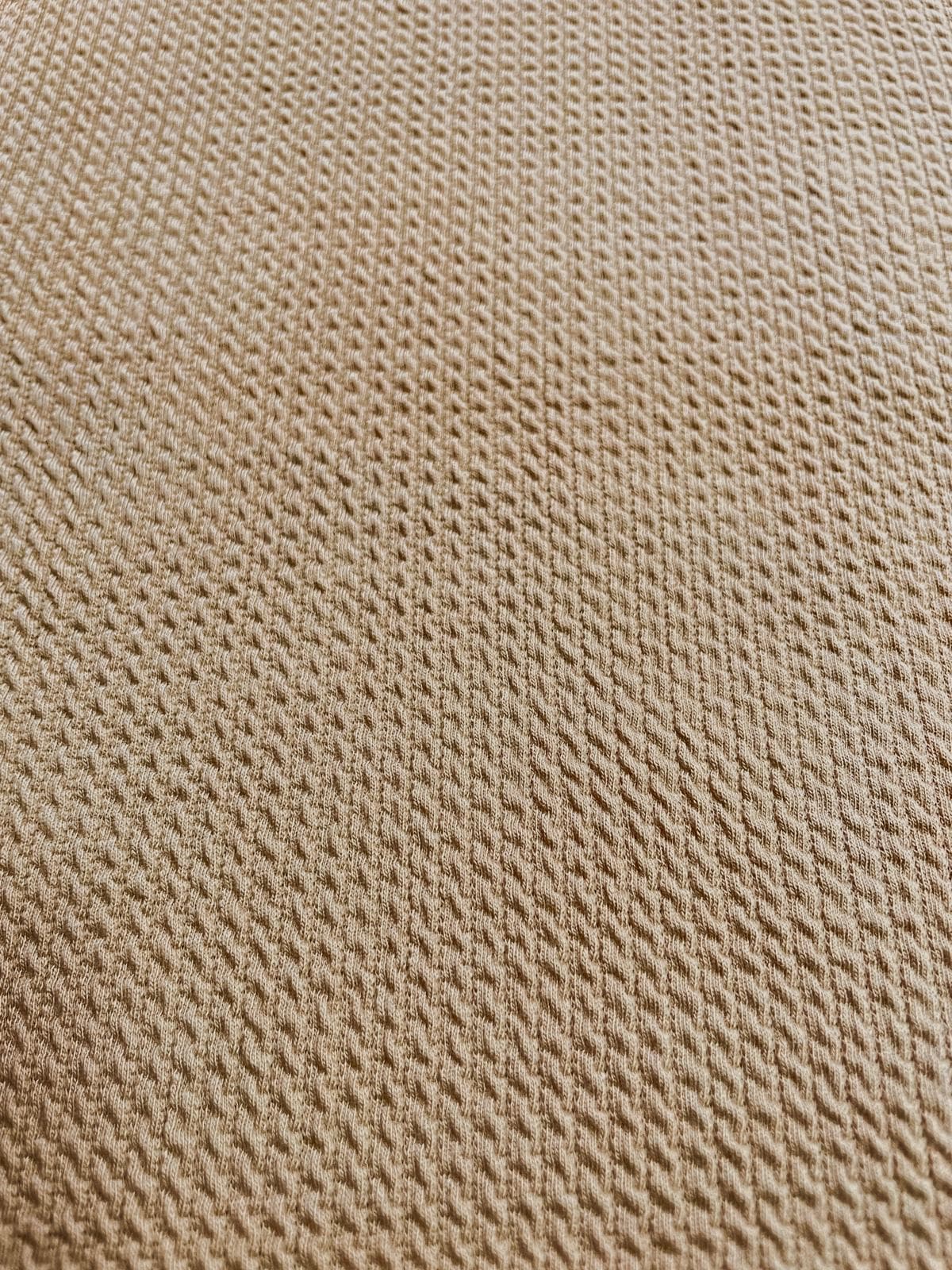 Jacquard-Jersey in Beige mit Zopfstrick-Muster – elastische Meterware mit edler Relief-Optik