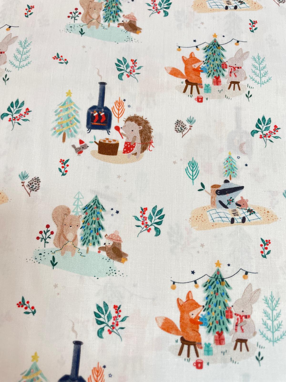Baumwolle Weihnachten Waldtiere Tannenbäume weiss/bunt Wald