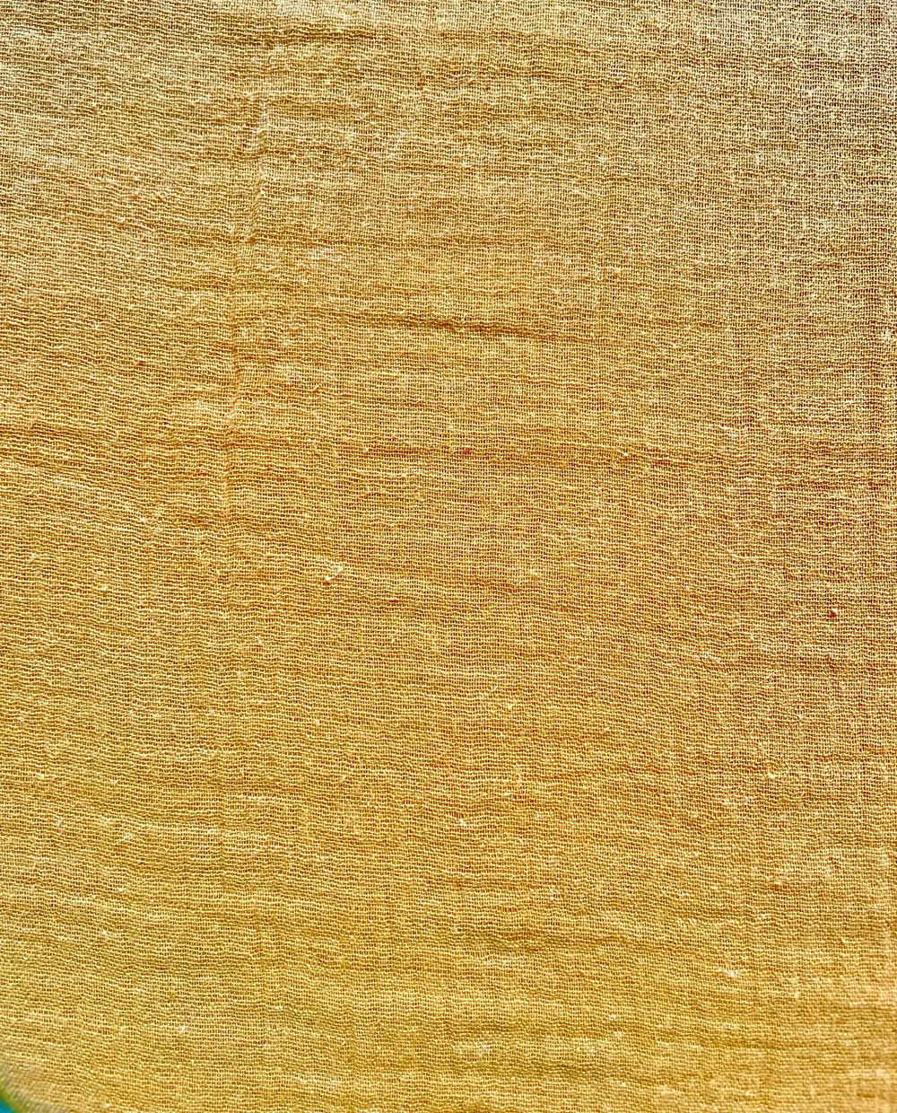 Strukturierter Musselin Stoff in Senfgelb aus reiner Baumwolle, Meterware für Bekleidung und Babyartikel.