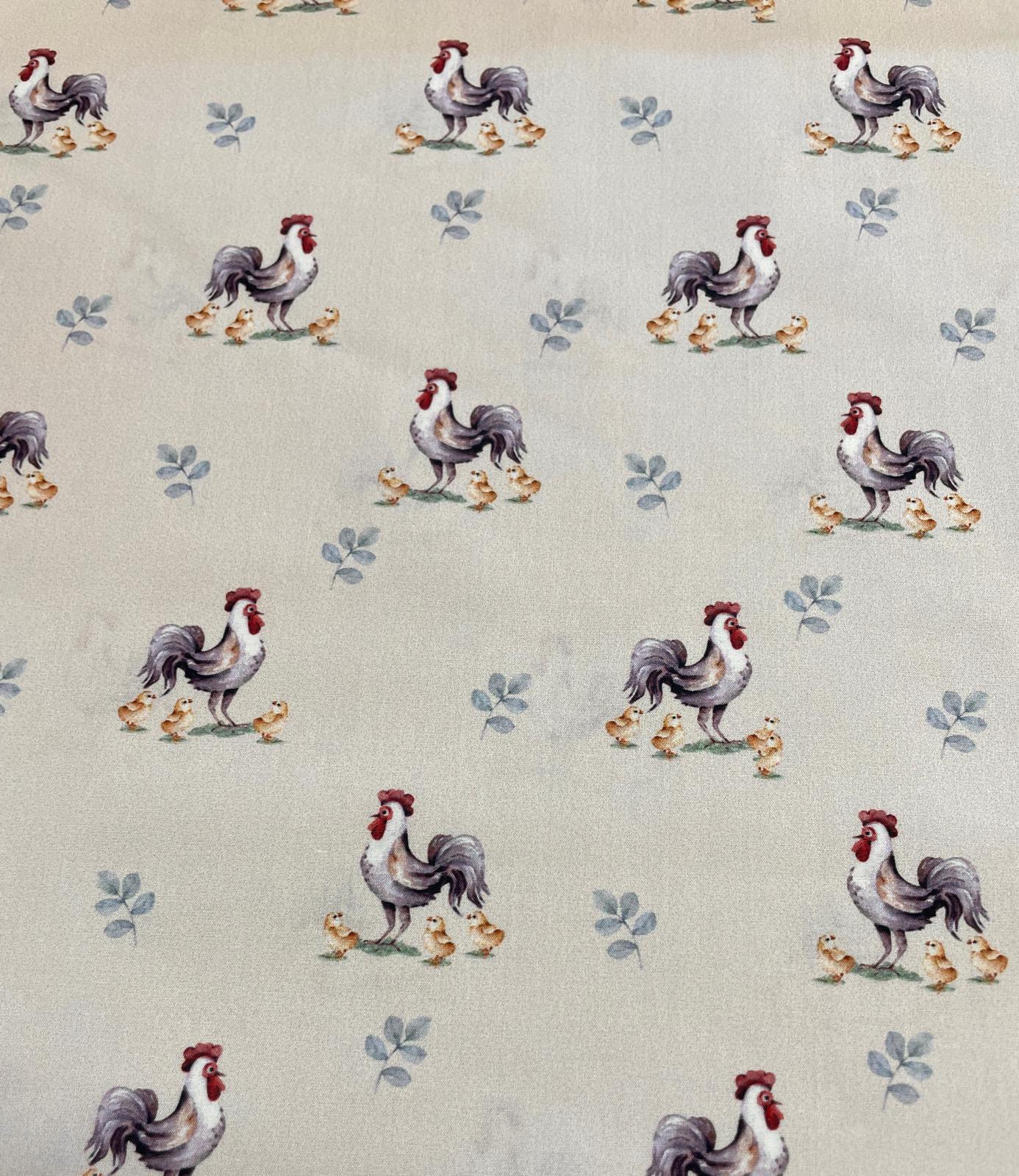 Baumwoll-Webware: Landhaus Idylle mit Hahn & Küken beige Baumwoll-Webware: Landhaus Idylle mit Hahn & Küken beige